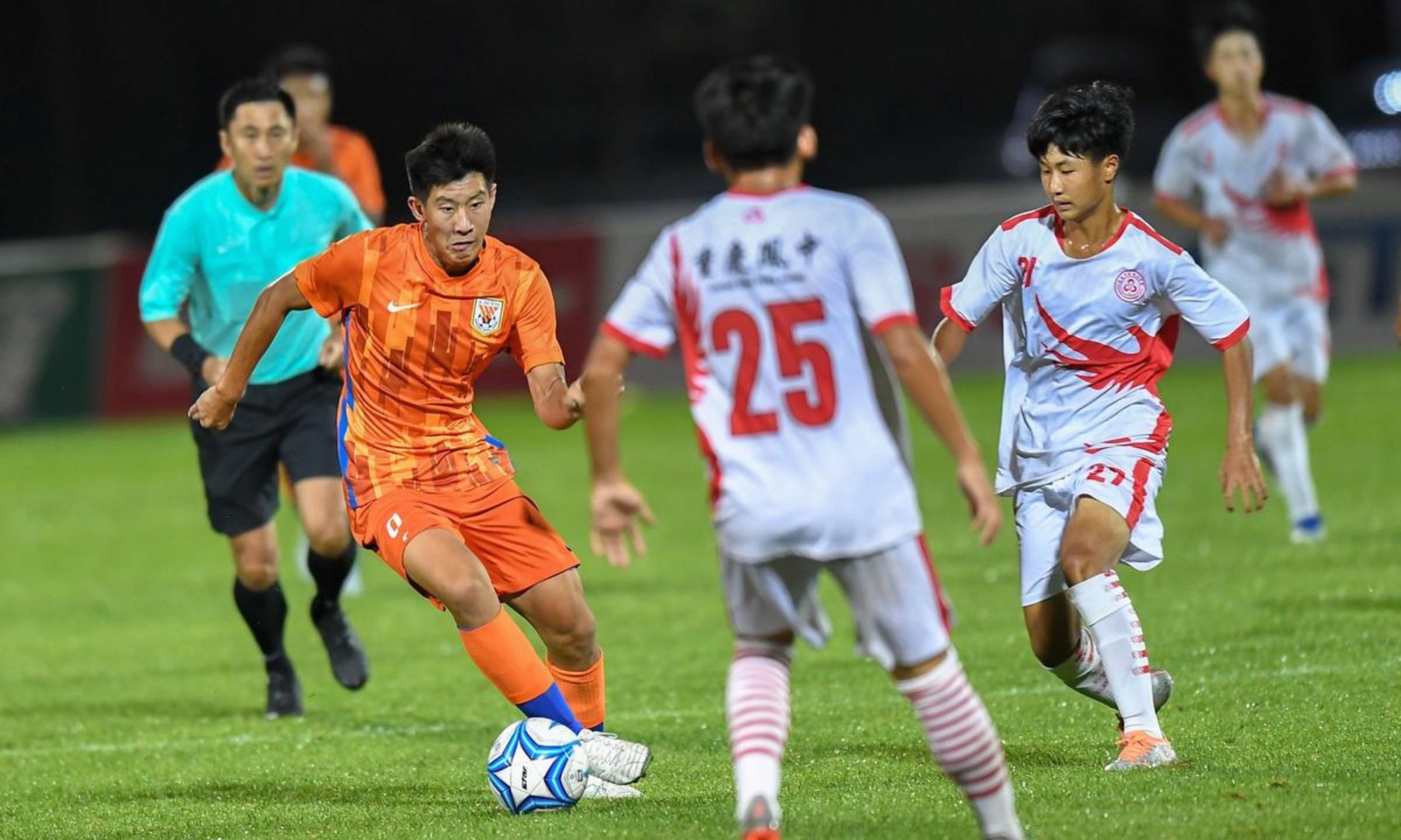 多伦多猛龙伤情更新备战荷甲赛前新疆广汇调整名单以备足总杯，网友：欧超杯冲刺阶段刷纪录的简单介绍